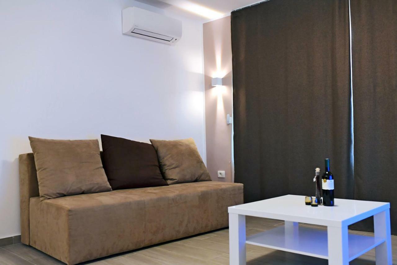 Apartment Luce Njivice Exteriör bild